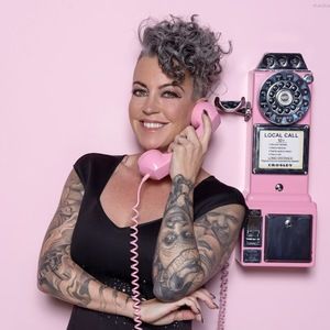 Meet your Posher, Carrie